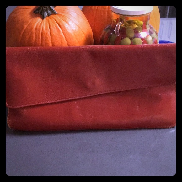 Handbags - Vintage clutch